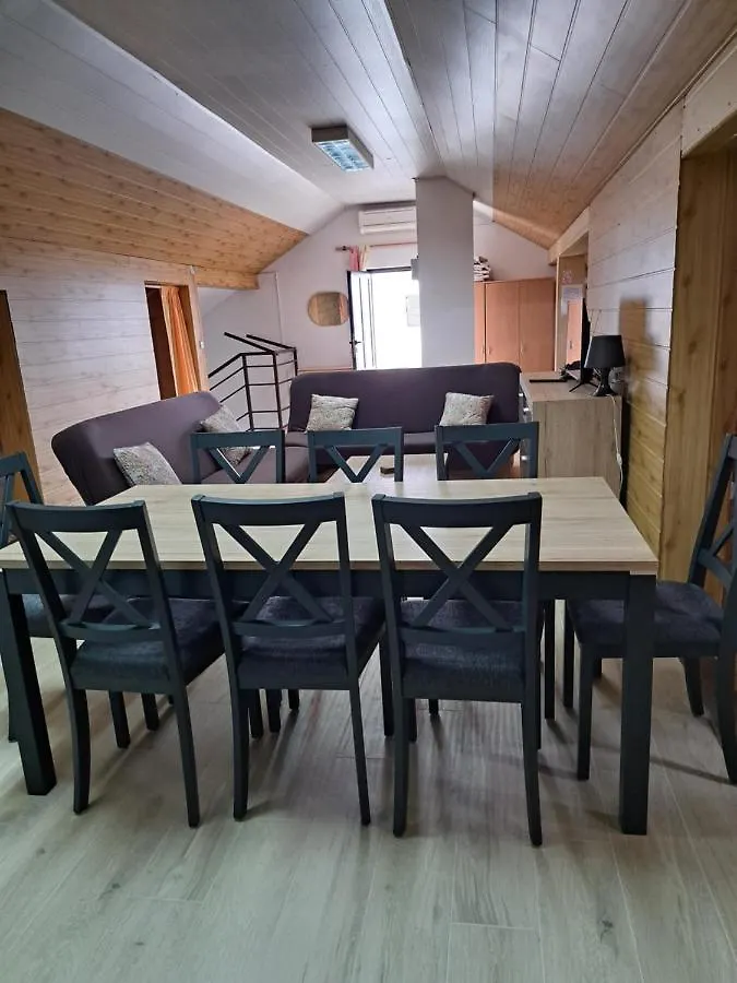 Apartments Corana Kaštela