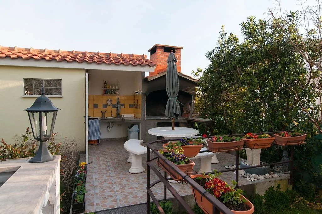 Apartments Corana Kaštela 0*,