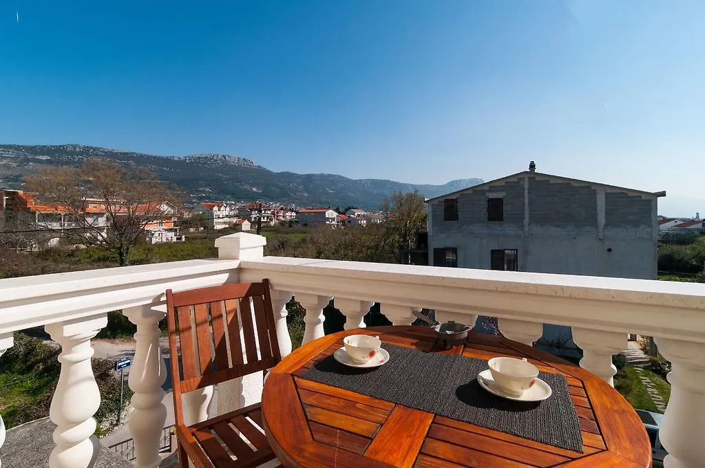 Apartments Corana Kaštela Kroatië